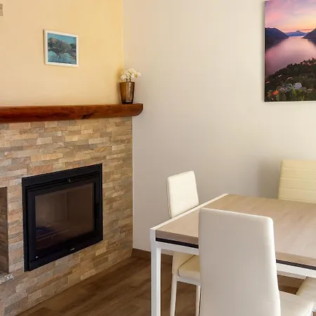 Casa Perla Dei Laghi - View, Bbq, Wifi 1gb & Aircond *